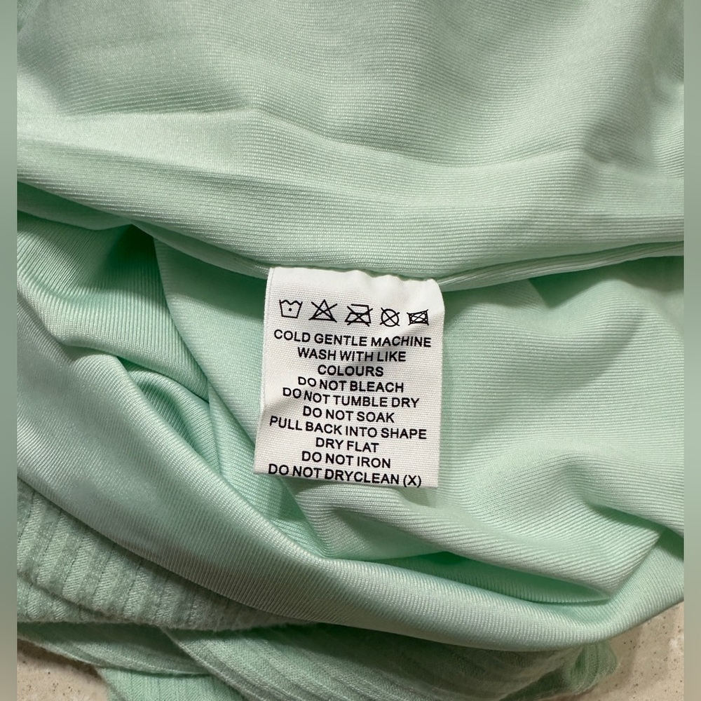 Meshki Pania Ribbed Sleeveless
Bodycon Mini Dress Mint Green Size
Large - Picture 7 of 8
